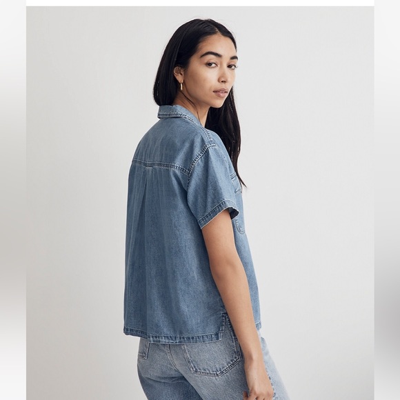 Madewell Denim Camp Shirt in Holcrest Wash - Picture 4 of 5
